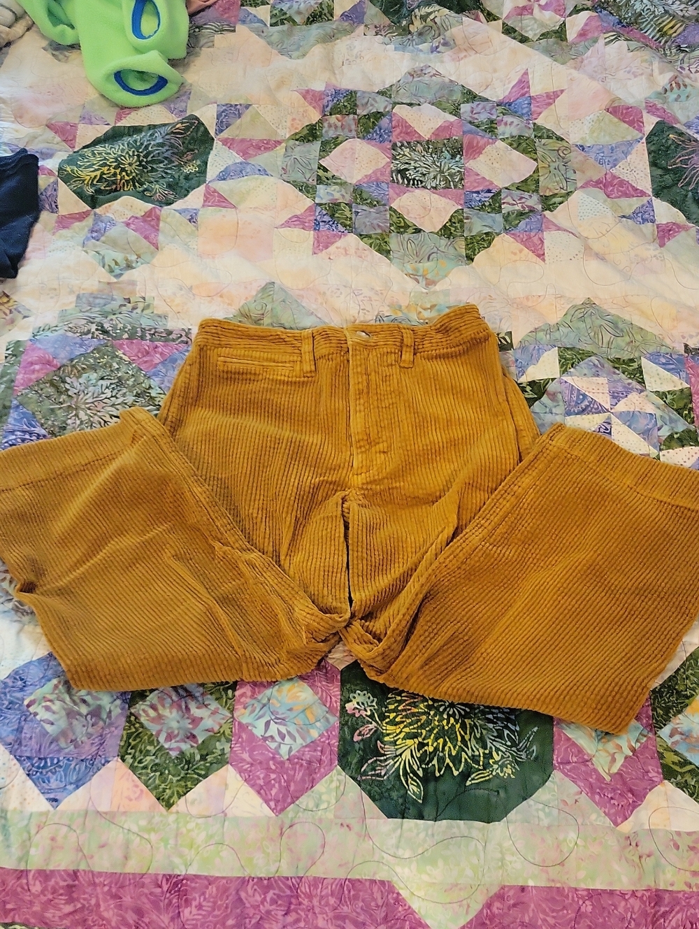 Madewell Women's Mustard Corduroy Cropped Slim Emmett